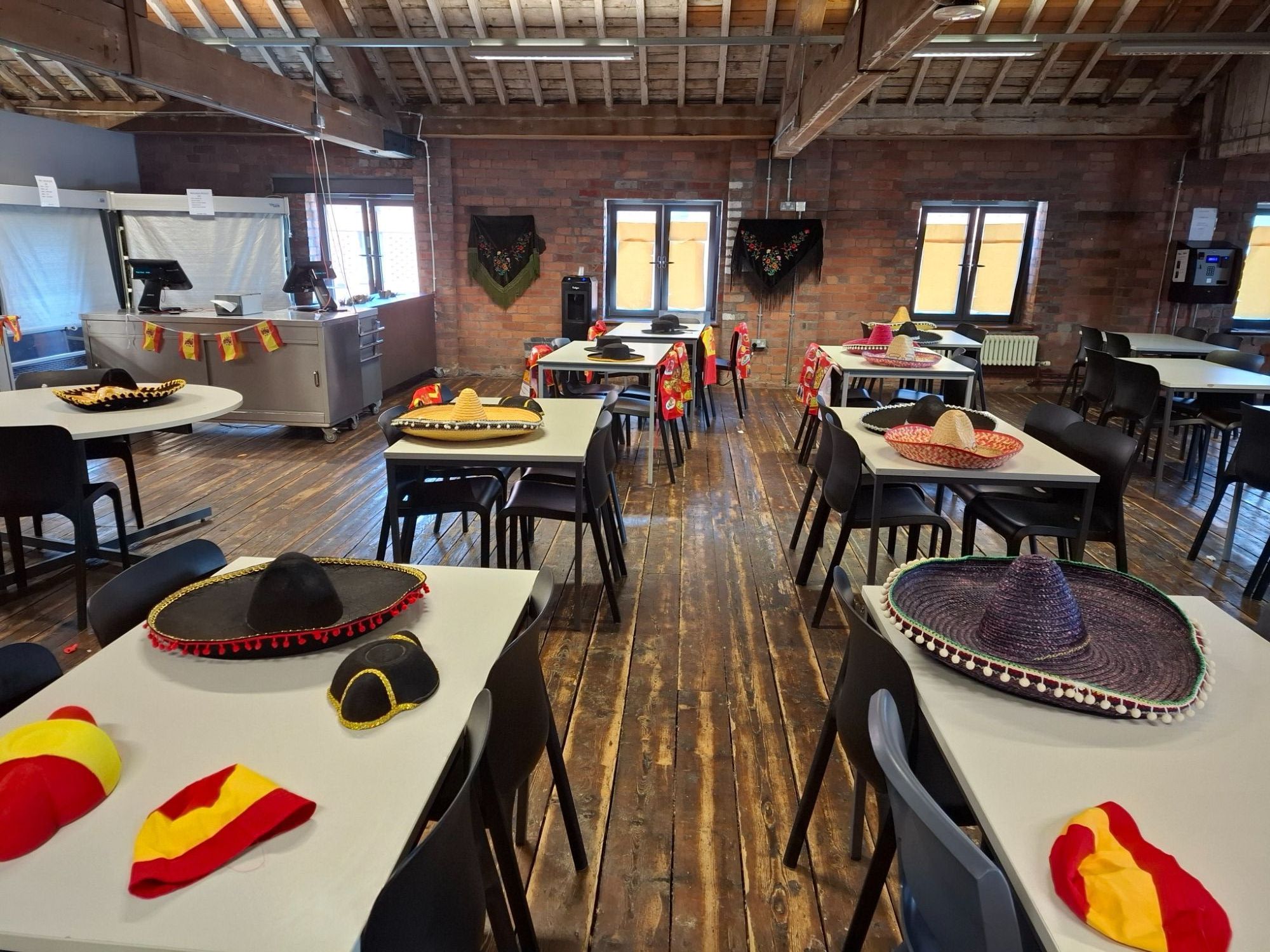 Image of room decorated for tapas session